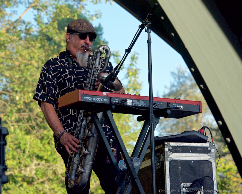 Los Lobos, Cuthbert Amphitheater, photo by John Alcala