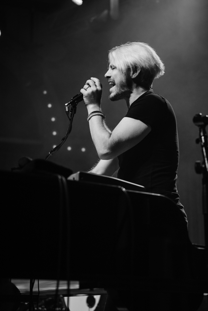 Hanson, Crystal Ballroom, photo by Kai Hayashi