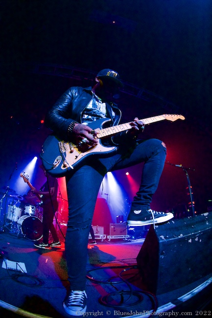 Ayron Jones and The Way, Roseland Theater, photo by John Alcala