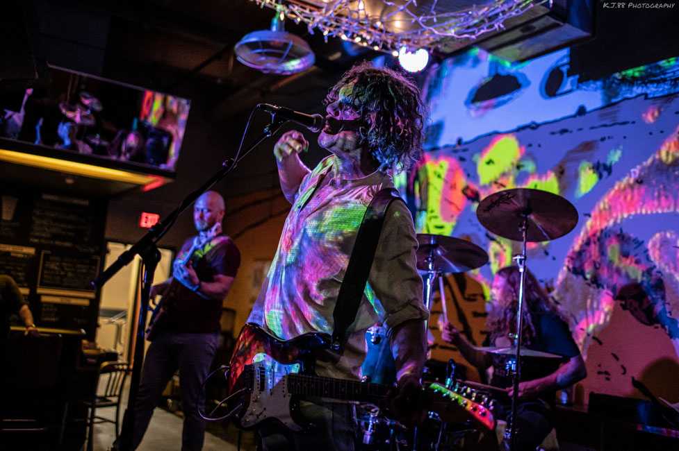 Head the Hive, Bunk Bar, photo by Kevin Pettigrew