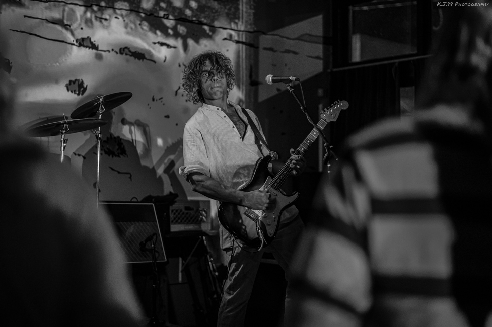 Head the Hive, Bunk Bar, photo by Kevin Pettigrew