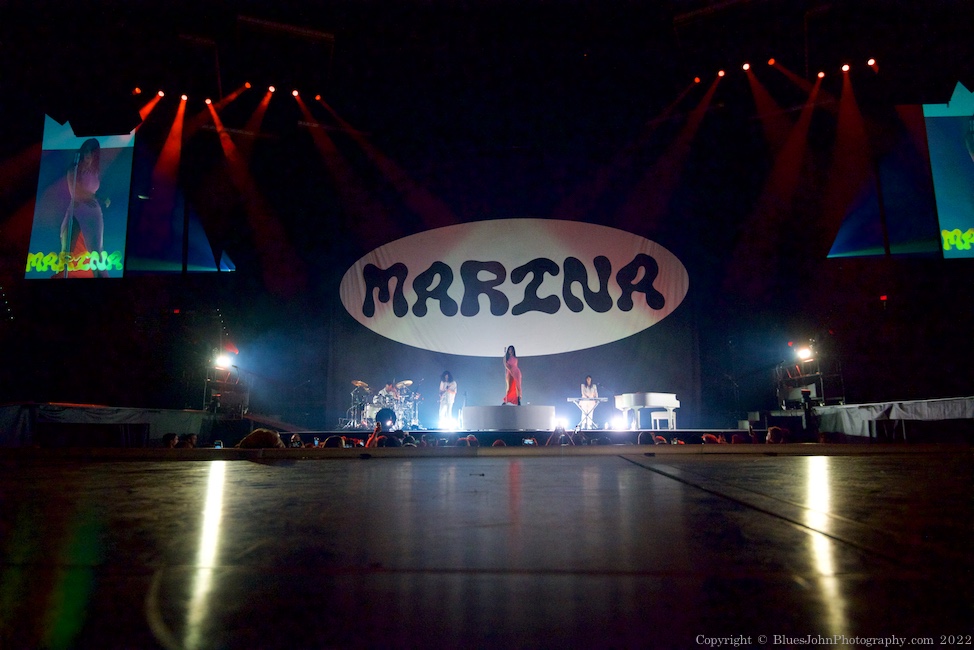 Marina, Moda Center, photo by John Alcala
