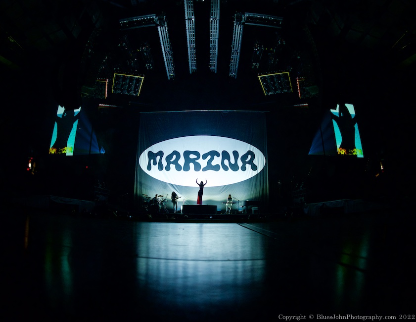 Marina, Moda Center, photo by John Alcala