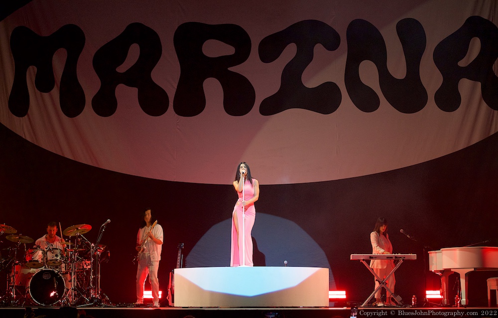 Marina, Moda Center, photo by John Alcala