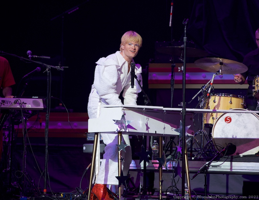 JAKE WESLEY ROGERS, Moda Center, photo by John Alcala