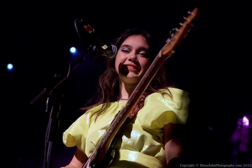 Juliana Madrid, Roseland Theater, photo by John Alcala