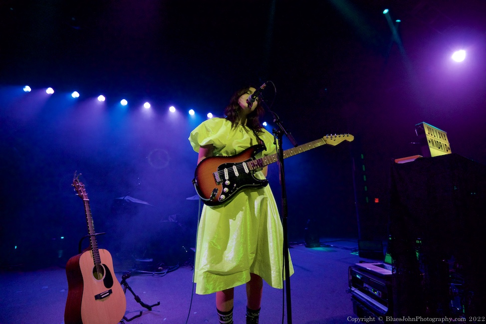 Juliana Madrid, Roseland Theater, photo by John Alcala