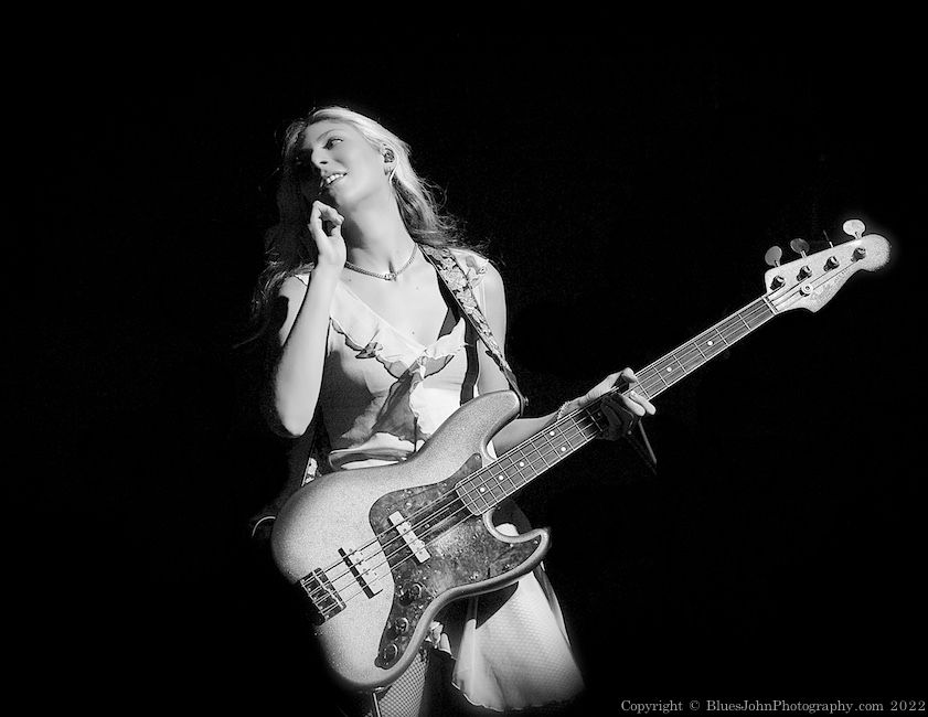 Blu DeTiger, Wonder Ballroom, photo by John Alcala