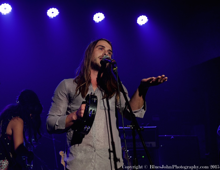 Moon By You, Hawthorne Theatre, photo by John Alcala