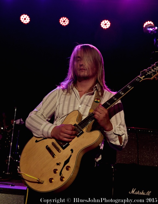 Moon By You, Hawthorne Theatre, photo by John Alcala