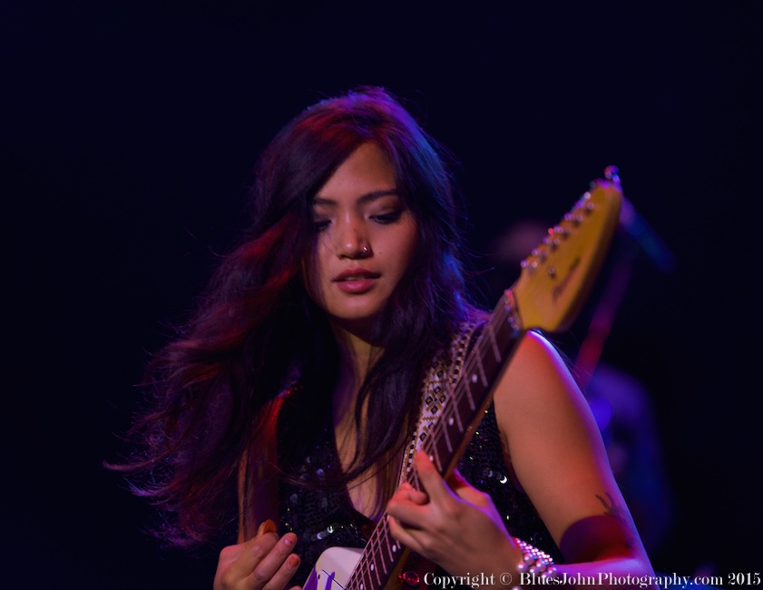 Moon By You, Hawthorne Theatre, photo by John Alcala