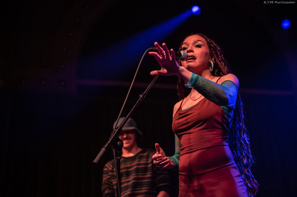 Lo Steele, Crystal Ballroom, photo by Kevin Pettigrew