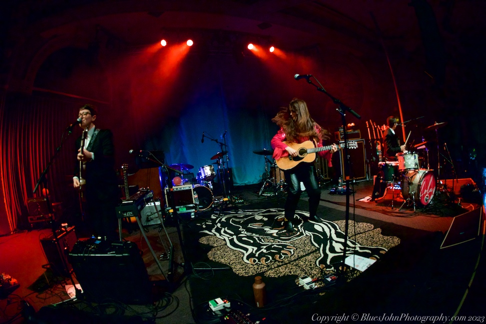 Lola Kirke, Crystal Ballroom, photo by John Alcala