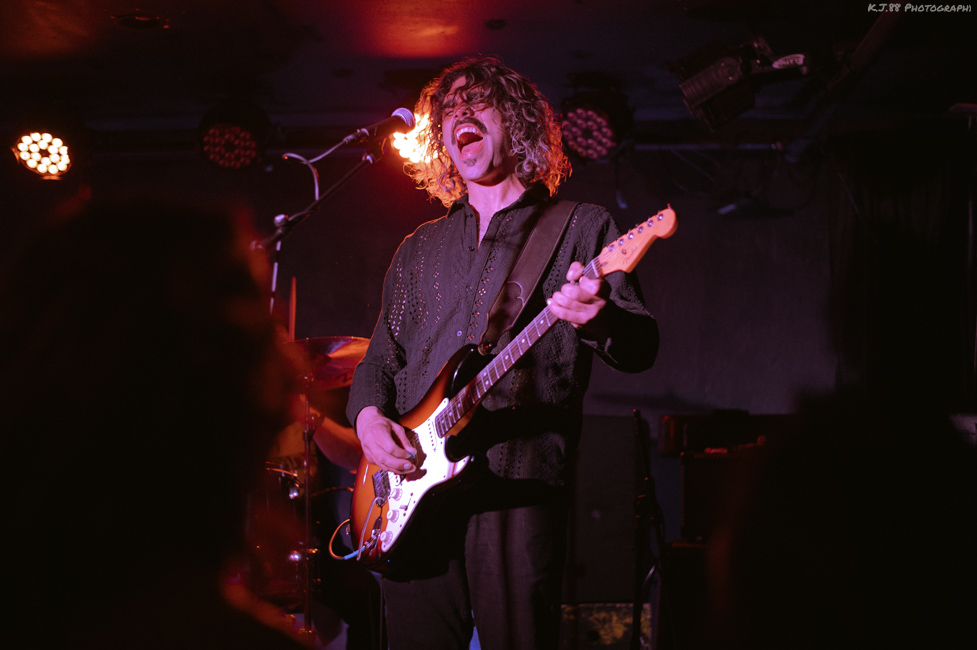 Head the Hive, The Six Below Midnight, photo by Kevin Pettigrew