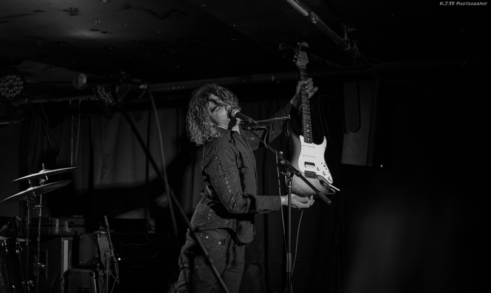 Head the Hive, The Six Below Midnight, photo by Kevin Pettigrew