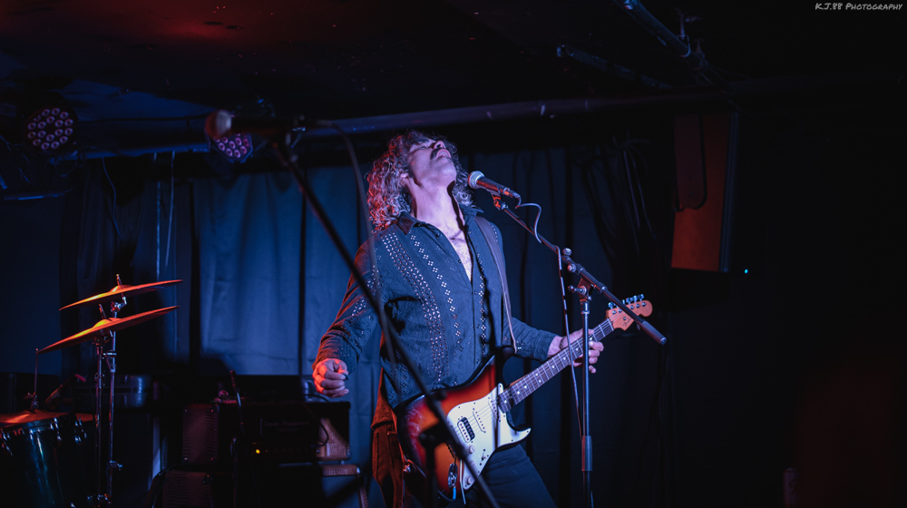 Head the Hive, The Six Below Midnight, photo by Kevin Pettigrew