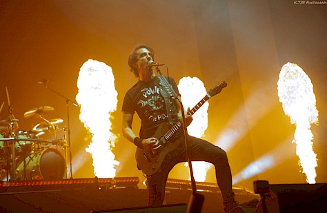 Gojira, Veterans Memorial Coliseum, photo by Kevin Pettigrew