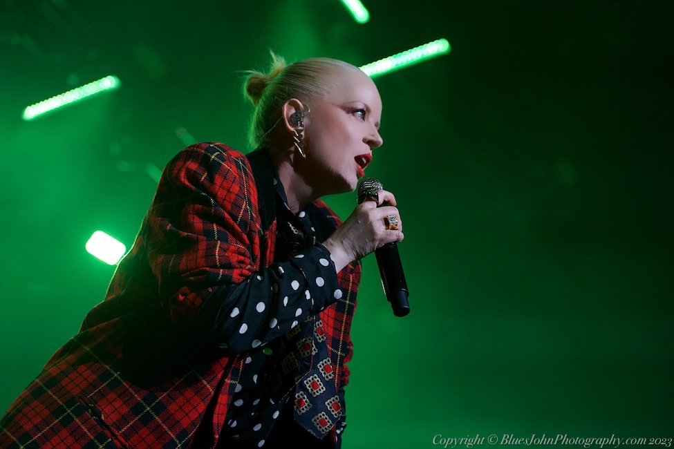 Garbage, RV Inn Style Resorts Amphitheater, photo by John Alcala