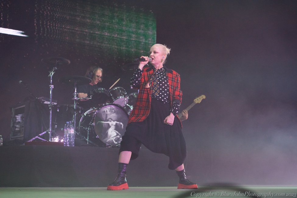 Garbage, RV Inn Style Resorts Amphitheater, photo by John Alcala