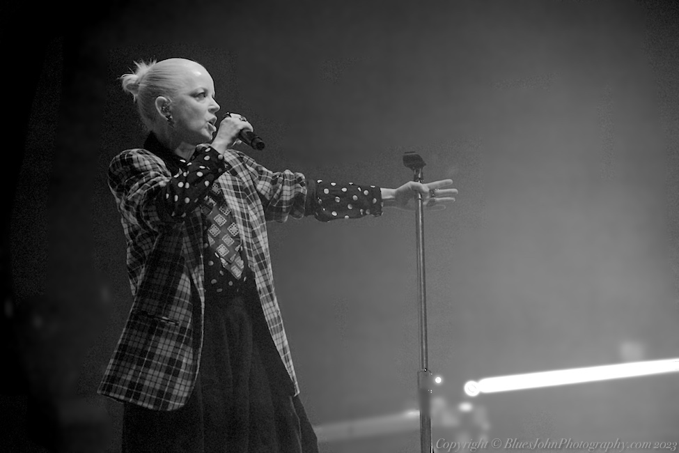 Garbage, RV Inn Style Resorts Amphitheater, photo by John Alcala