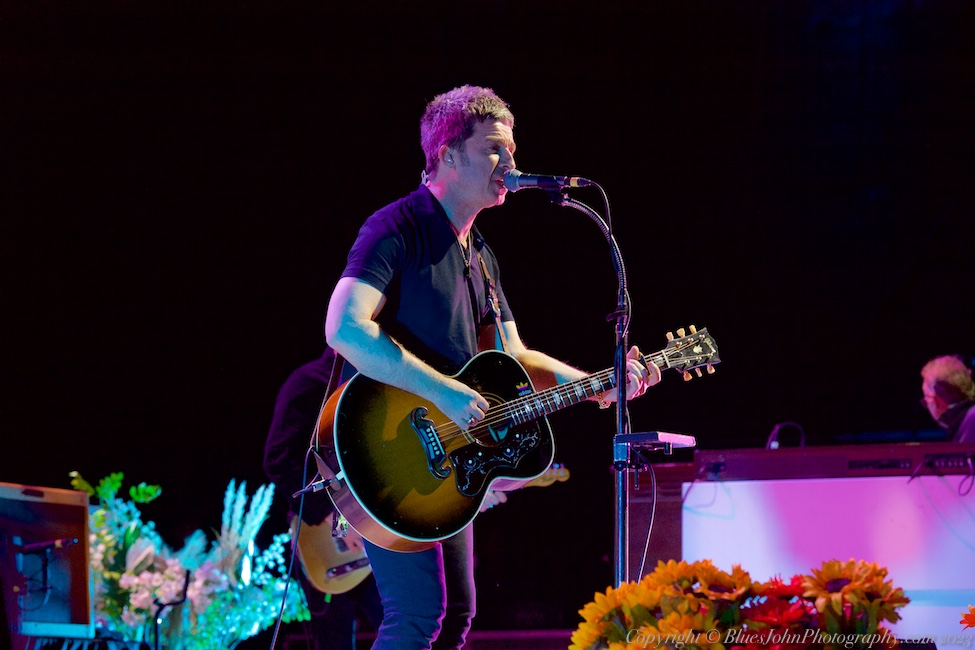 Noel Gallagher's High Flying Birds, RV Inn Style Resorts Amphitheater, photo by John Alcala