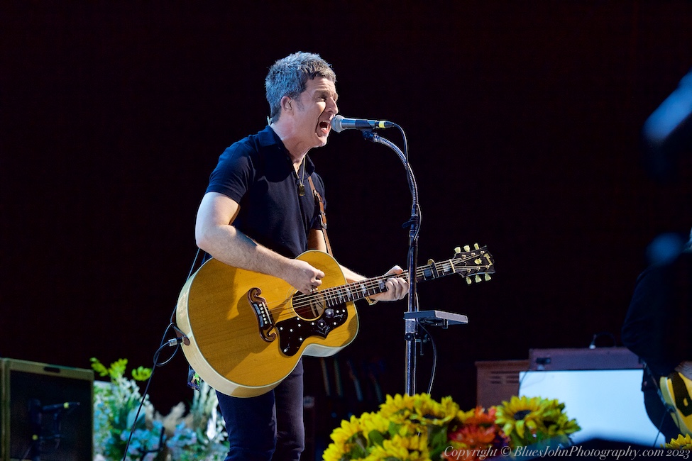 Noel Gallagher's High Flying Birds, RV Inn Style Resorts Amphitheater, photo by John Alcala