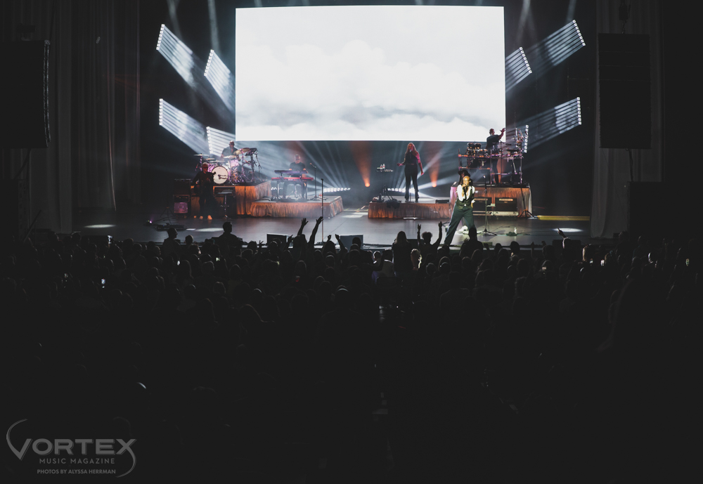Seal, Keller Auditorium, photo by Alyssa Herrman