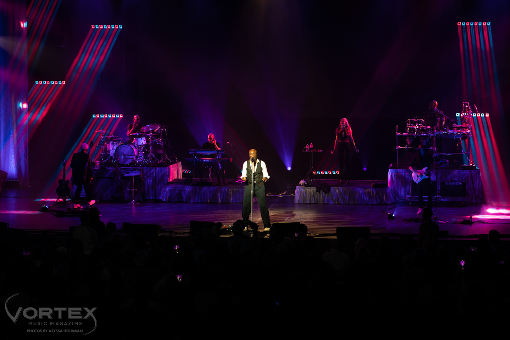 Seal, Keller Auditorium, photo by Alyssa Herrman