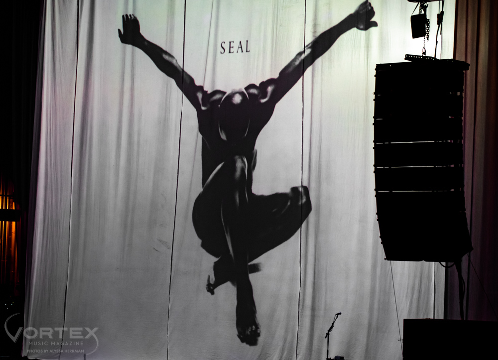 Seal, Keller Auditorium, photo by Alyssa Herrman