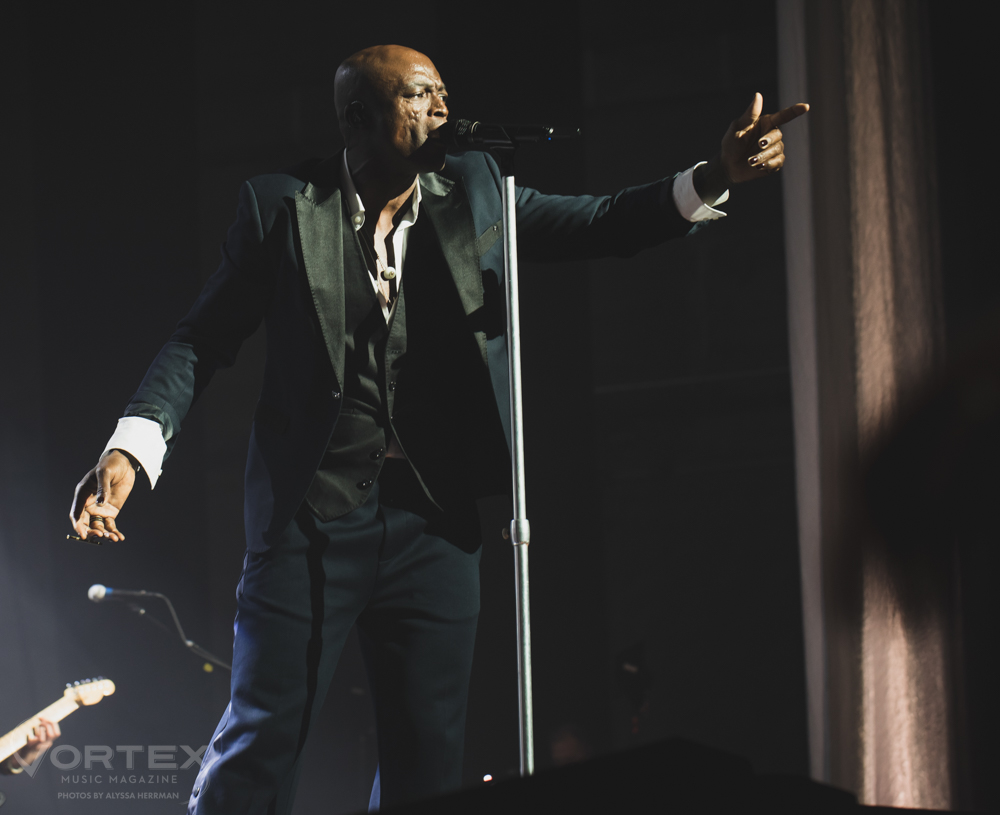 Seal, Keller Auditorium, photo by Alyssa Herrman