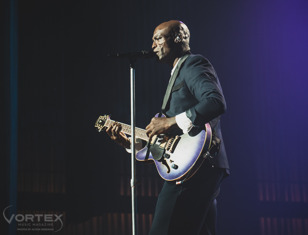 Seal, Keller Auditorium, photo by Alyssa Herrman