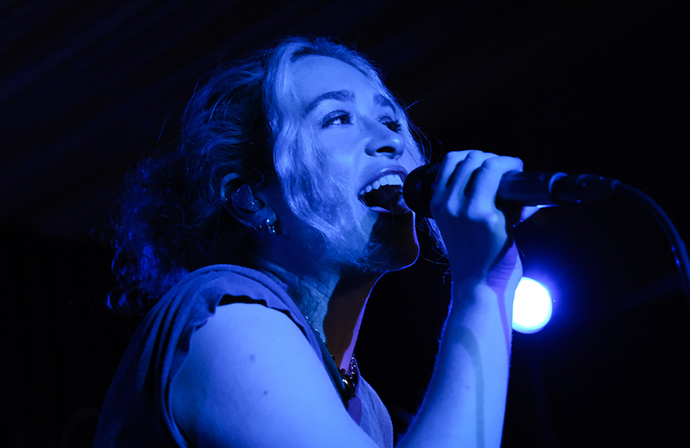 Blondshell, Polaris Hall, photo by Joe Duquette