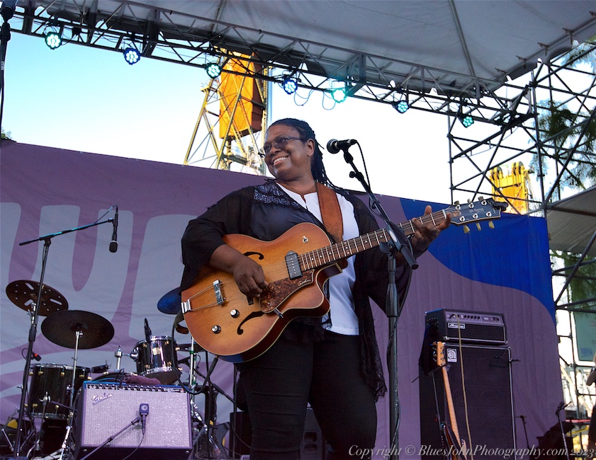 Tom McCall Waterfront Park, photo by John Alcala