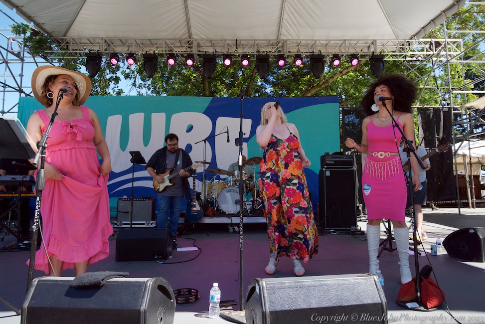 LaRhonda Steele, Tom McCall Waterfront Park, photo by John Alcala