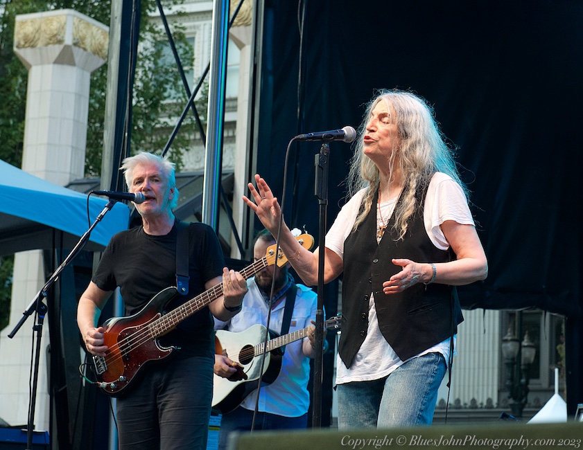 Patti Smith, Pioneer Courthouse Square, photo by John Alcala