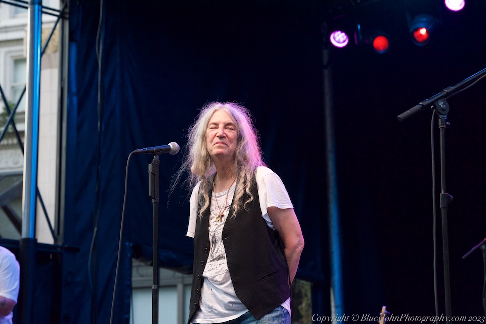 Patti Smith, Pioneer Courthouse Square, photo by John Alcala