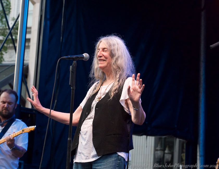 Patti Smith, Pioneer Courthouse Square, photo by John Alcala