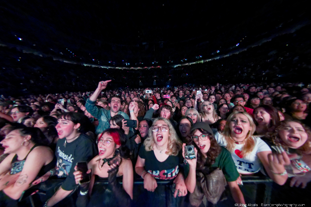 Arctic Monkeys, Moda Center, photo by John Alcala