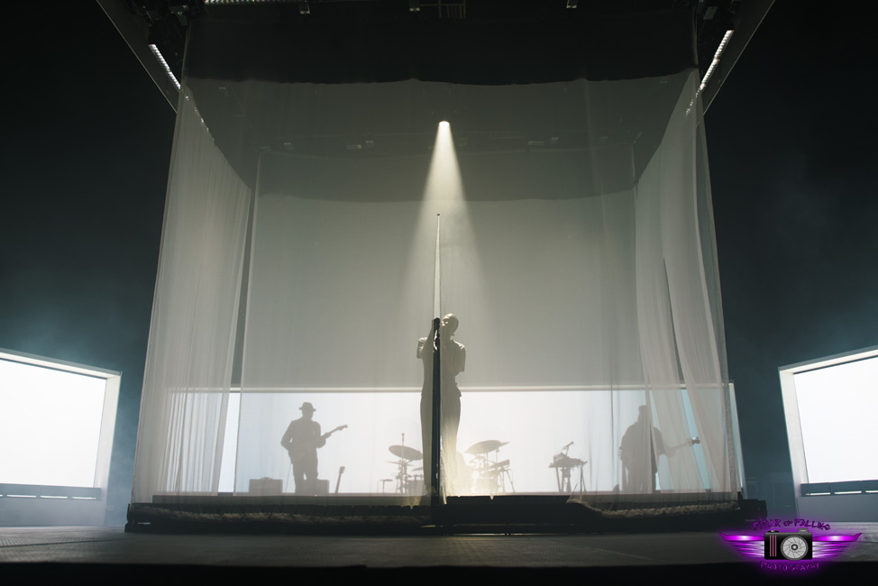 Daniel Caesar, Moda Center, photo by Joshua Hathaway