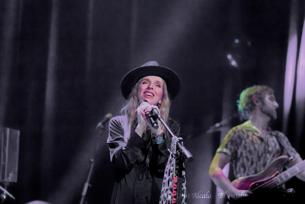 ZZ Ward, Revolution Hall, photo by John Alcala