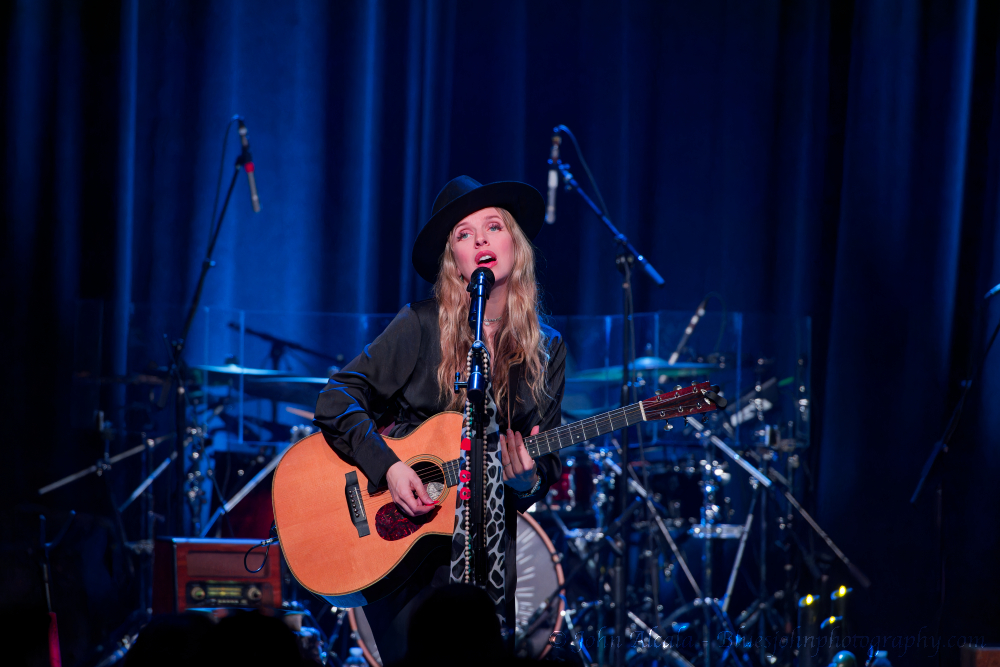 ZZ Ward, Revolution Hall, photo by John Alcala