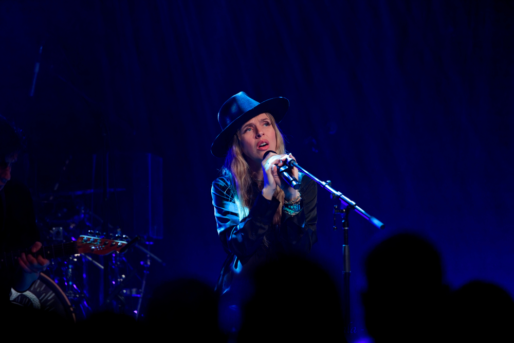 ZZ Ward, Revolution Hall, photo by John Alcala