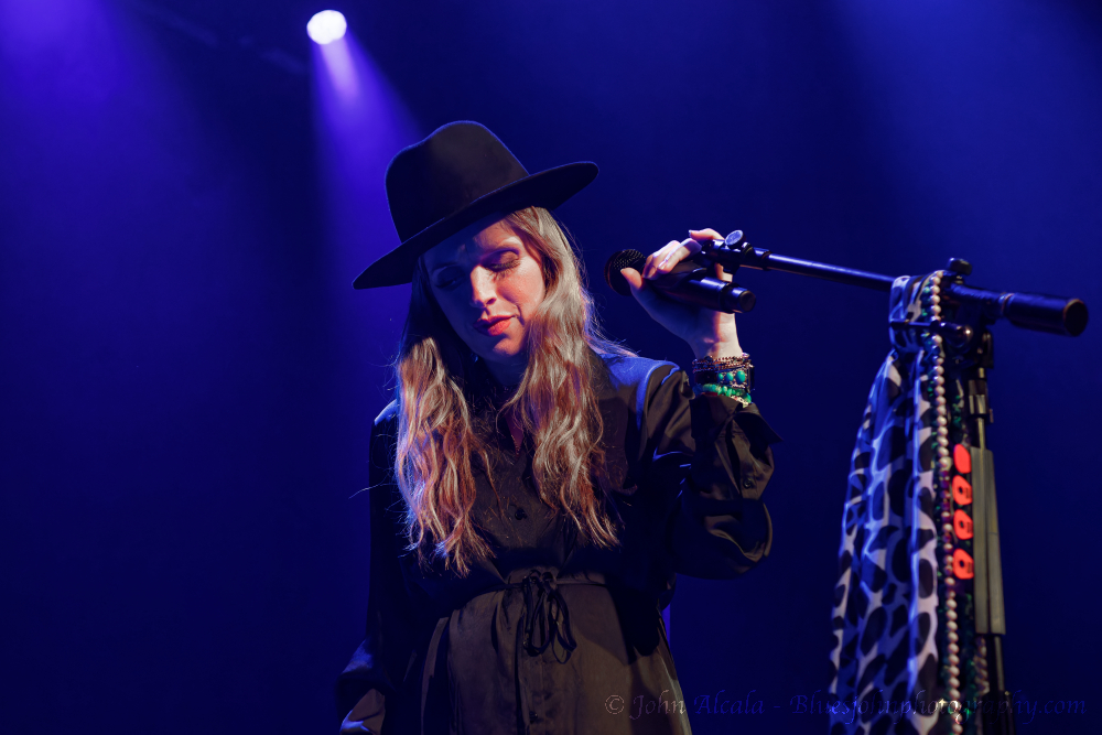 ZZ Ward, Revolution Hall, photo by John Alcala