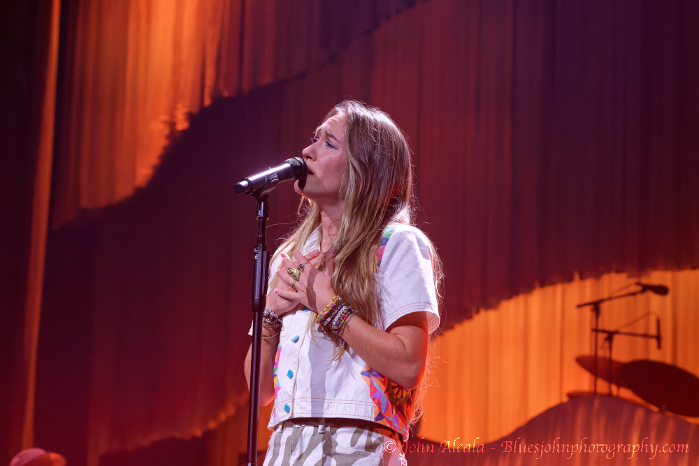 Lauren Daigle, Moda Center, photo by John Alcala