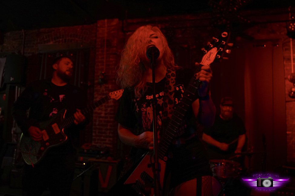 Itchy Kitty, The Swan Dive, photo by Joshua Hathaway