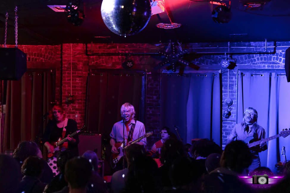 Club Deluxe, The Swan Dive, photo by Joshua Hathaway