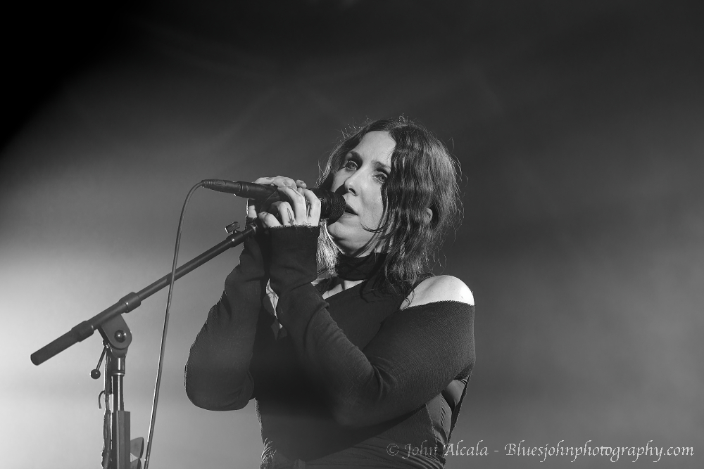 Chelsea Wolfe, Roseland Theater, photo by John Alcala