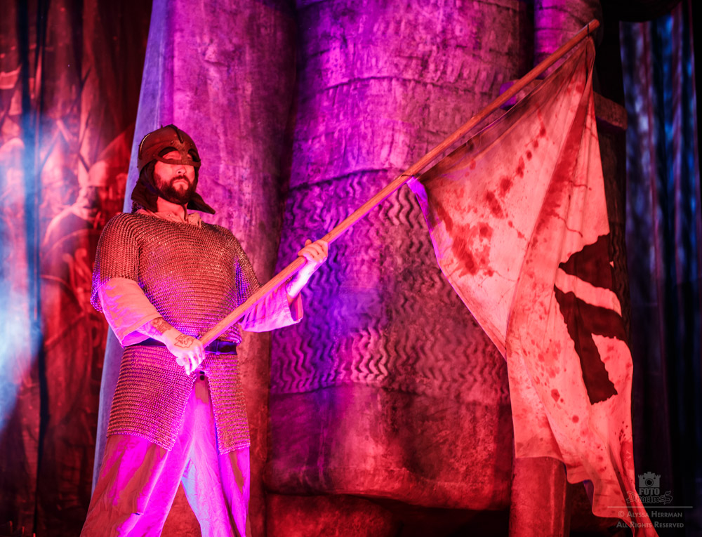 Amon Amarth, Moda Center, photo by Alyssa Herrman