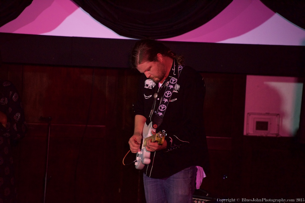 Liz Vice, Mission Theater, photo by John Alcala