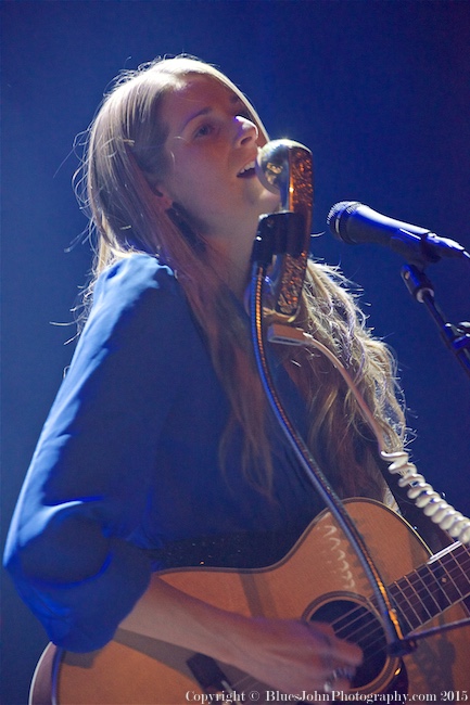 Shook Twins, Revolution Hall, photo by John Alcala
